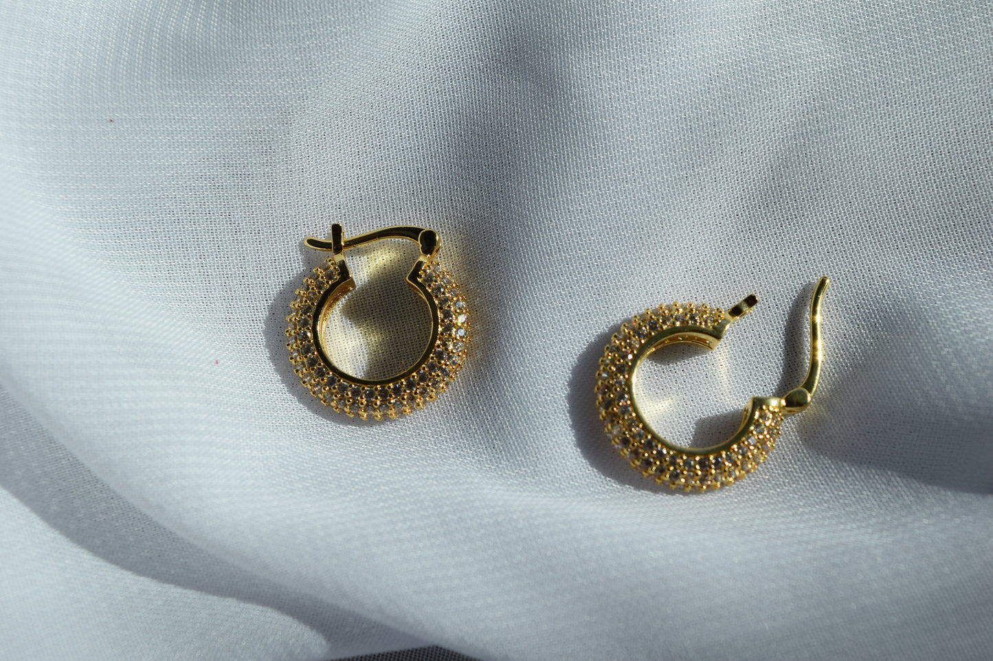 Amora Hoops (18K Gold Filled)