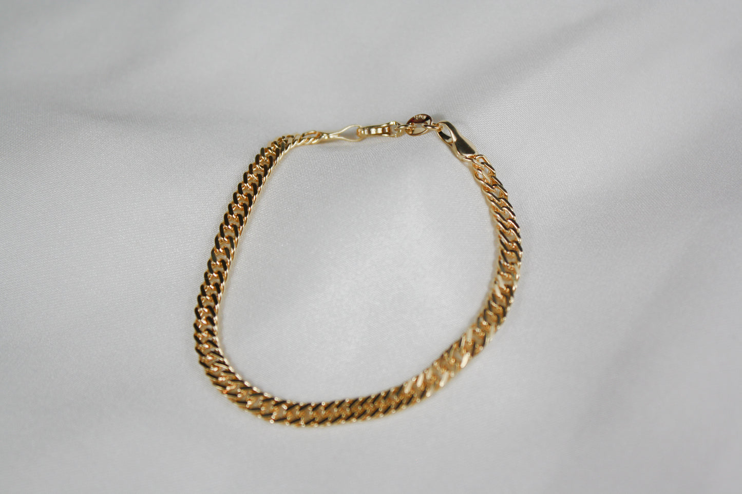 Ava Bracelet (18k Gold Filled)